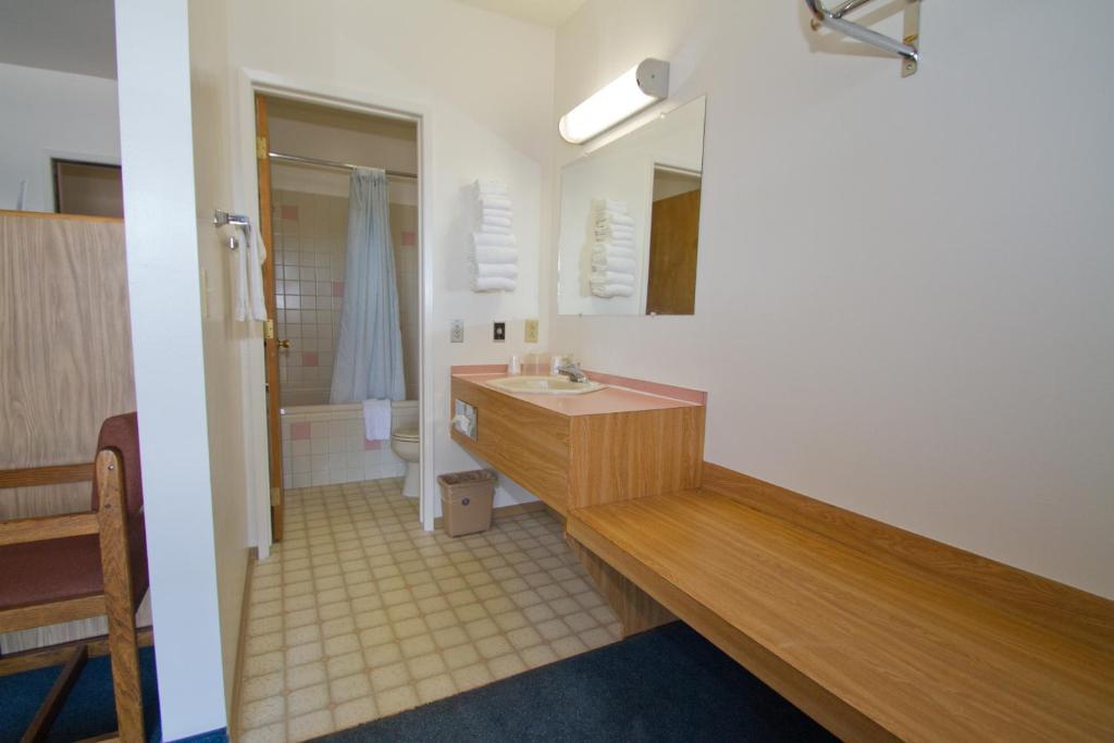 Brooks St. Motor Inn ミズーラ 部屋 写真
